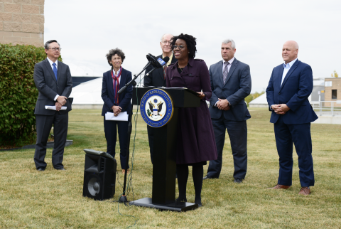 Congresswoman Underwood makes an announcement. Behind her stand White House Infrastructure Coordinator Mitch Landrieu, Congressman Bill Foster, IEPA Director John Kim, U.S. EPA Region 5 Administrator Debra Shore, and Mayor Bob O'Dekirk.