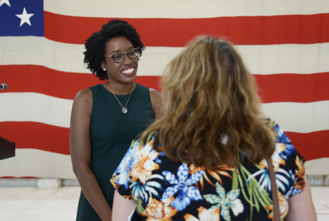 Congresswoman Underwood speaks with a constituent.