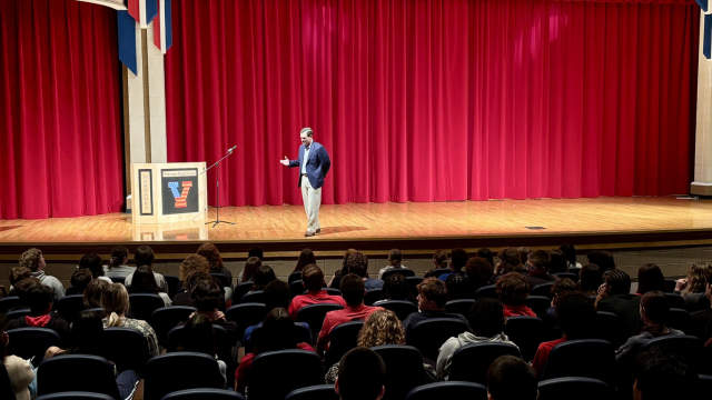 Rep._Scott_-_Veterans_HS.png Image
